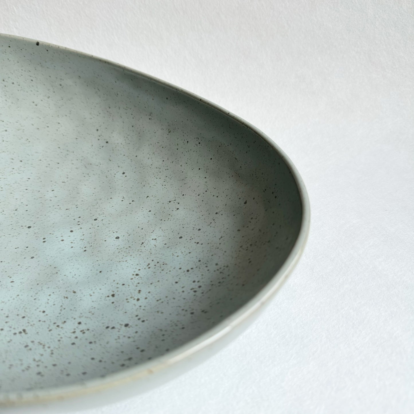 THE OVAL SERVING BOWL