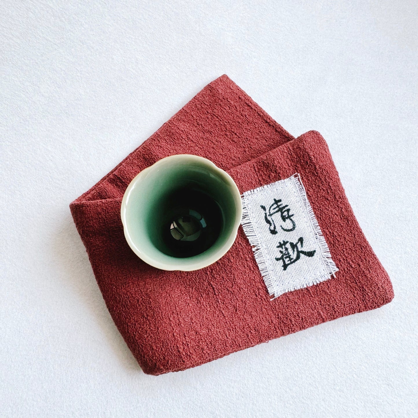 THE CELADON TEA CUP