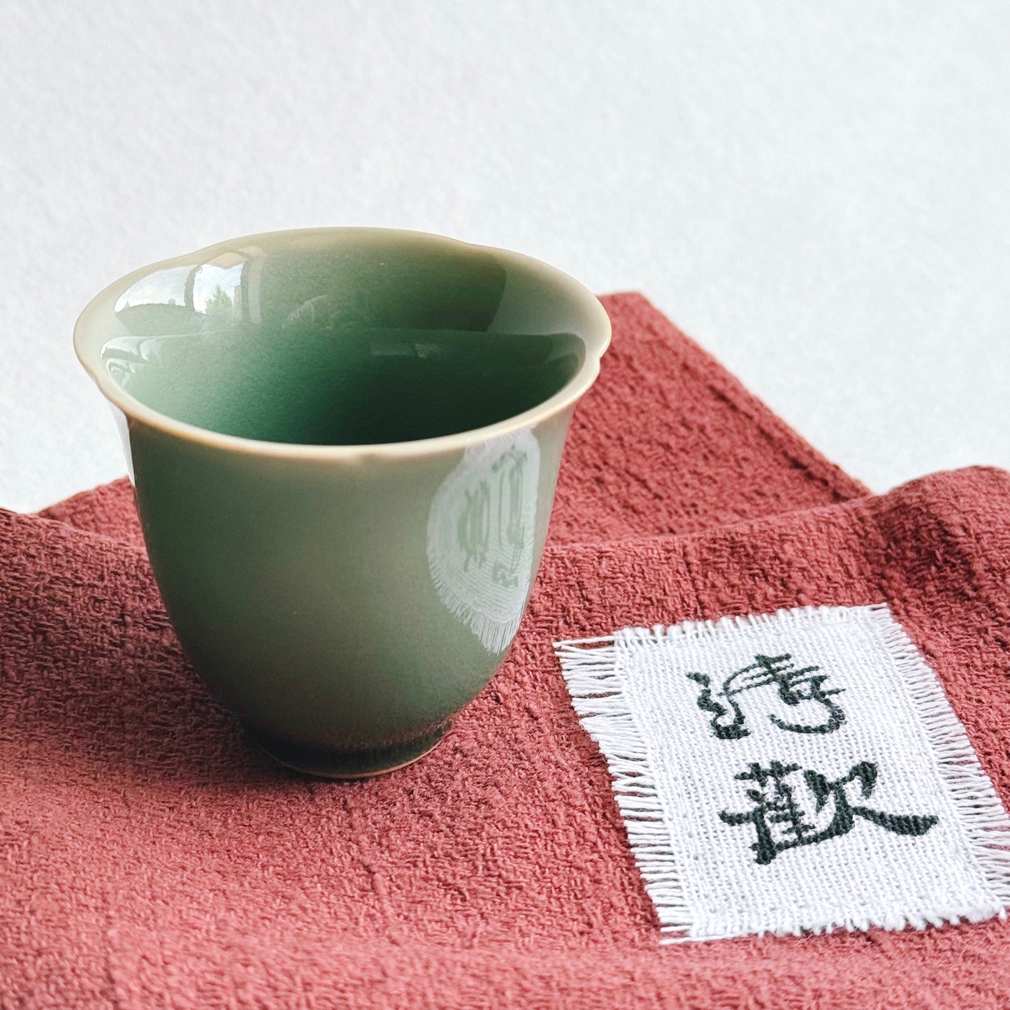 THE CELADON TEA CUP