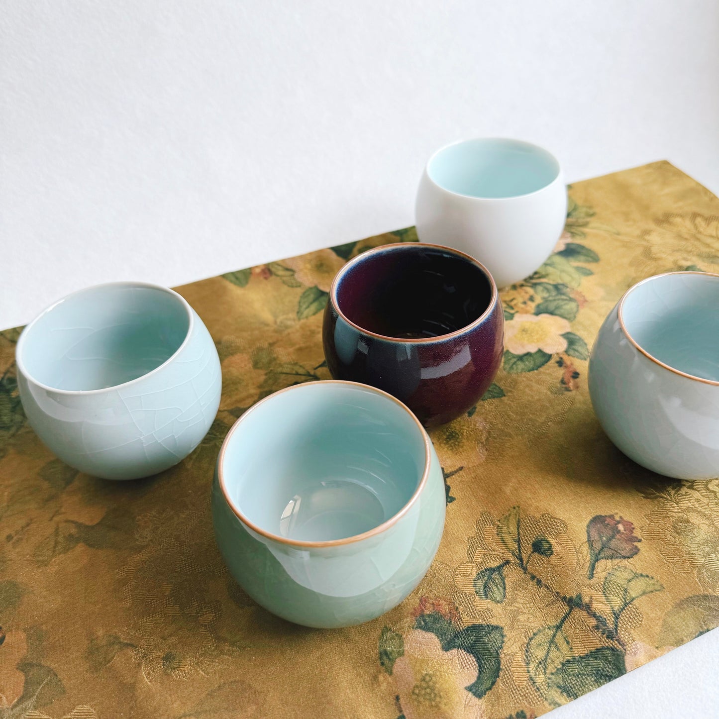 THE FIVE FAMOUS KILNS TEACUP SET