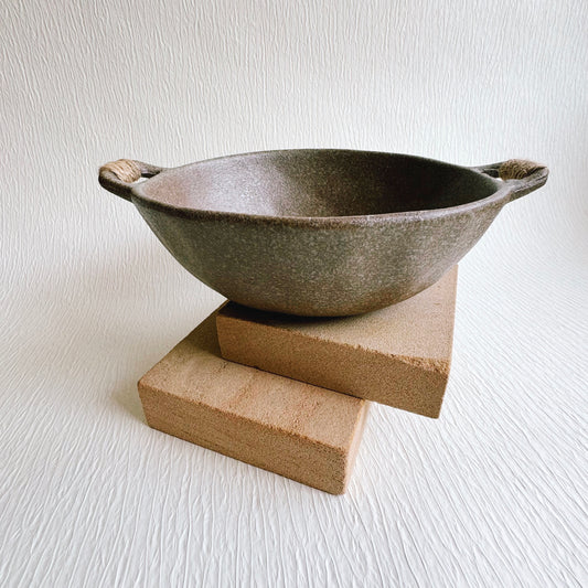 THE DOUBLE-HANDLES SERVING BOWL