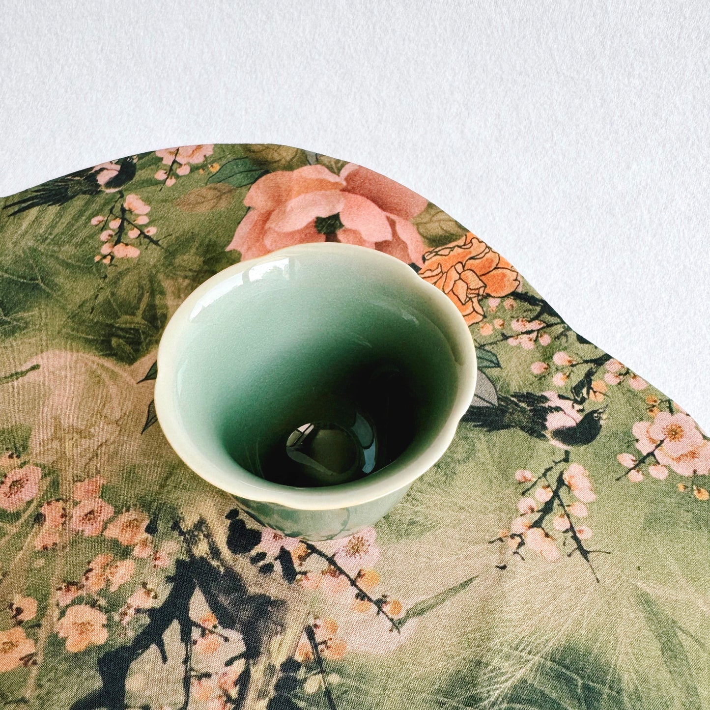 THE CELADON TEA CUP